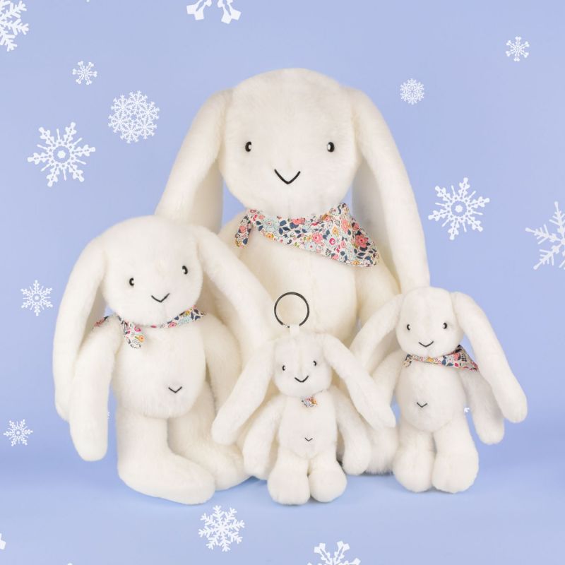 Image d'ambiance de présentation du produit Peluche Lapin Fleurette Blanc (50 cm) - Doudou et Compagnie